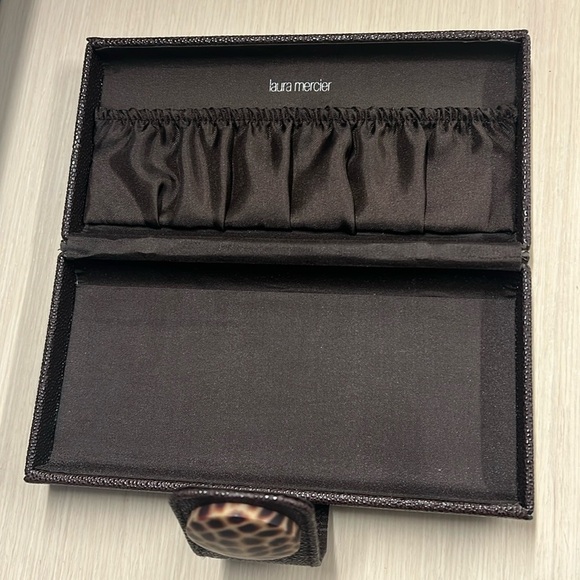 Laura Mercier Brown Pebbled Hardshell Structured Clutch Bag - Picture 2 of 8